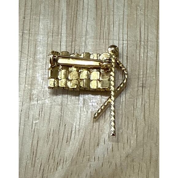 Vintage Canadian Flag Red & Clear‎ Crystal Embellished Brooch EUC - Picture 3 of 4